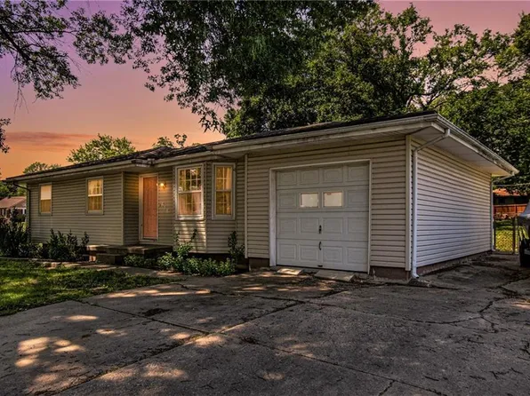 418 NE 87th St, Kansas City, MO 64155