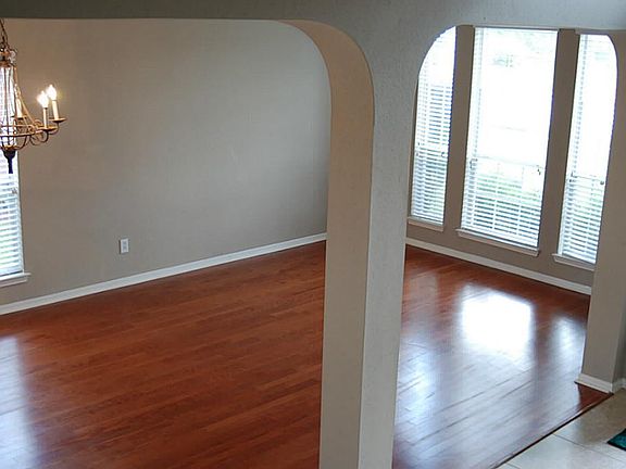 4th image of 8819 Sunforest Ln