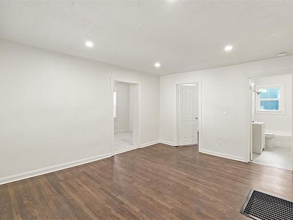 4th image of 2743 Brighton Ave