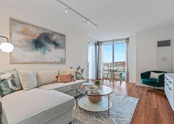 1st image of 653 N Kingsbury St APT 1801