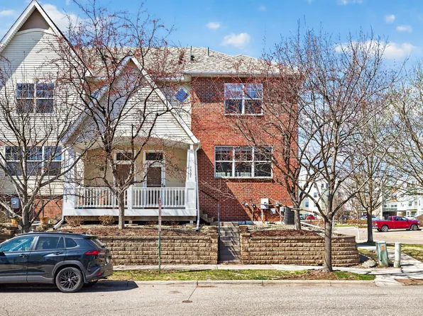1667 Arona St #8, Falcon Heights, MN 55108