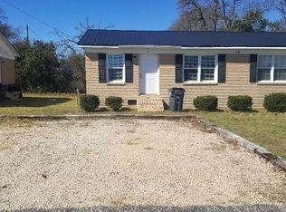 114 Calvin St, Spring Lake, NC 28390