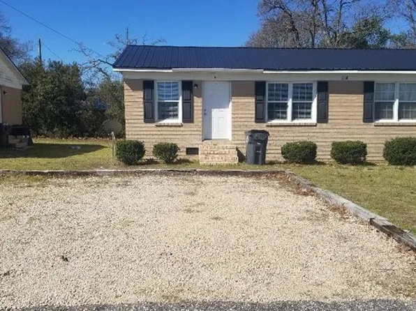 114 Calvin St, Spring Lake, NC 28390