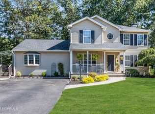 1 Sun Hollow Rd, Howell, NJ 07731