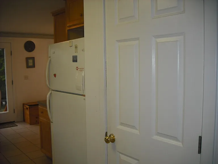 150 Shore Rd — Photo 2