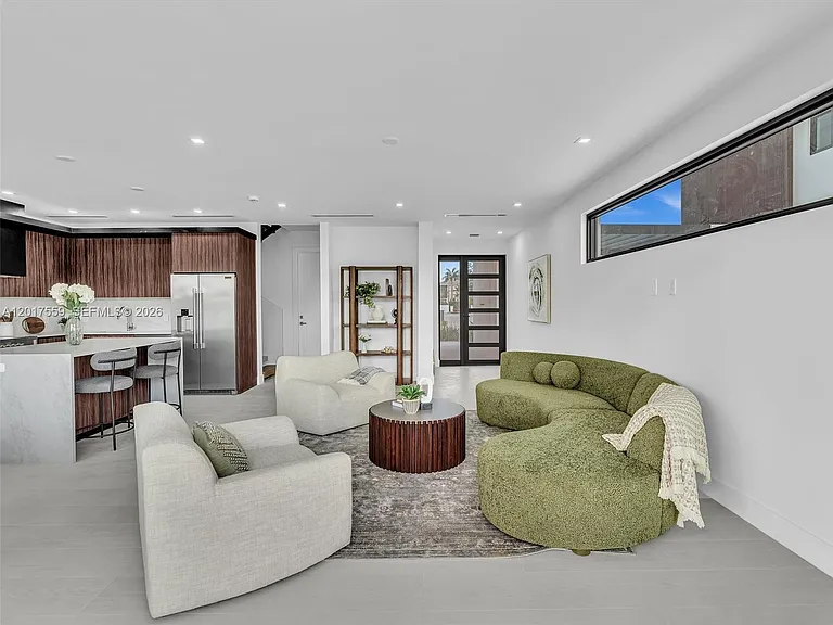 4640 SW 32nd Ave #D1 — Photo 10