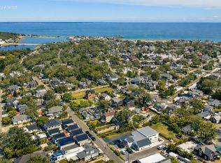 112 Dukes County Ave, Oak Bluffs, MA 02557