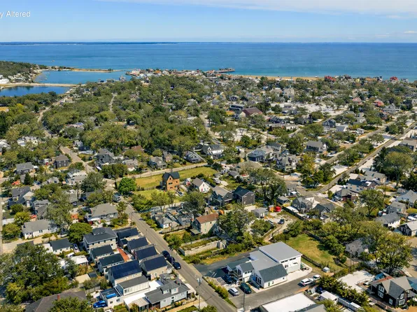 112 Dukes County Ave, Oak Bluffs, MA 02557