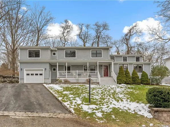 11 Brookside Court, Norwalk, CT 06854