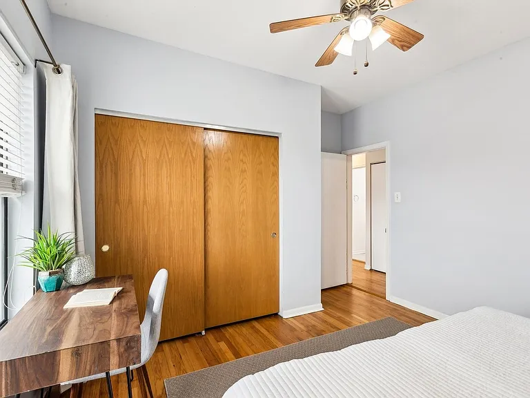 2958 W Montrose Ave #2 — Photo 5