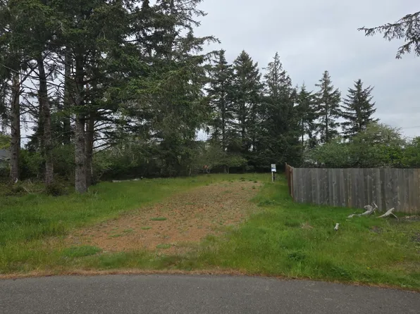 706 Baldpate Ct SE, Ocean Shores, WA 98569