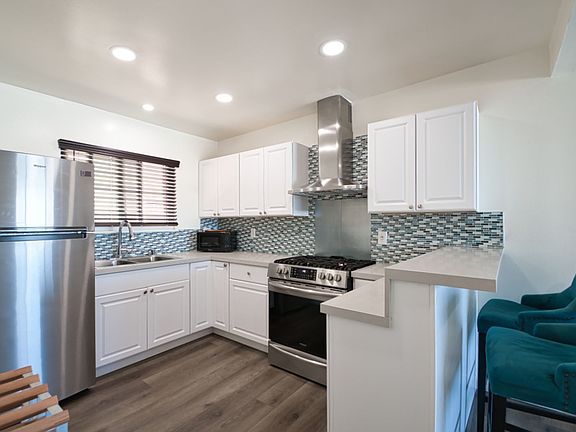 2nd image of 950 1st St APT D