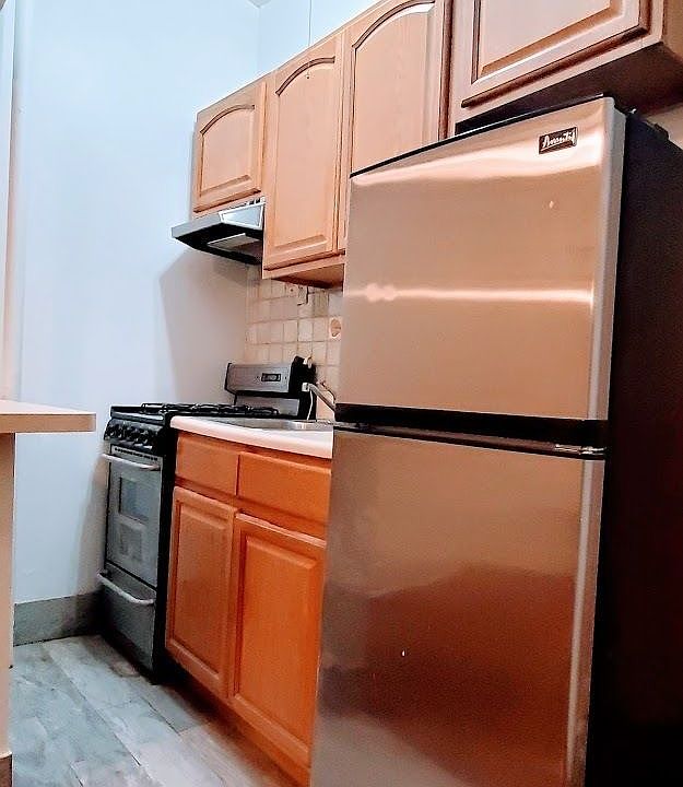 1st image of 300 E 70th St #1BB