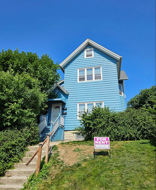 1st image of 1668 N Van Buren St #2