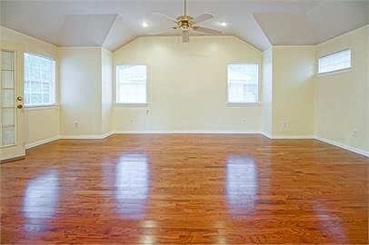 3rd image of 1233 Lovett St