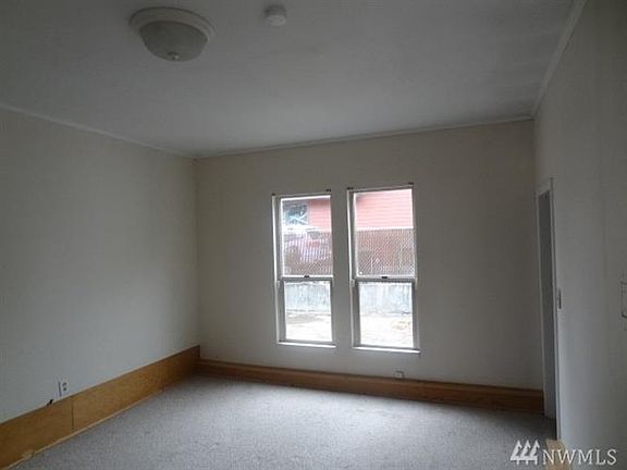 3rd image of 504 114th St S