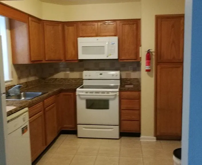 2042 Fort Davis St SE #201 — Photo 11
