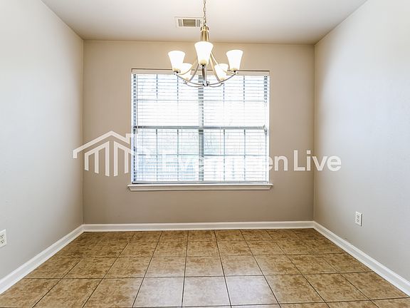 5th image of 13913 Magnolia Glen Dr