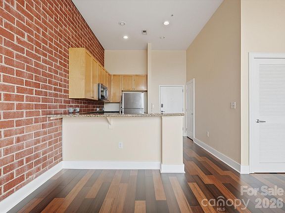 4th image of 710 W Trade St Unit 703