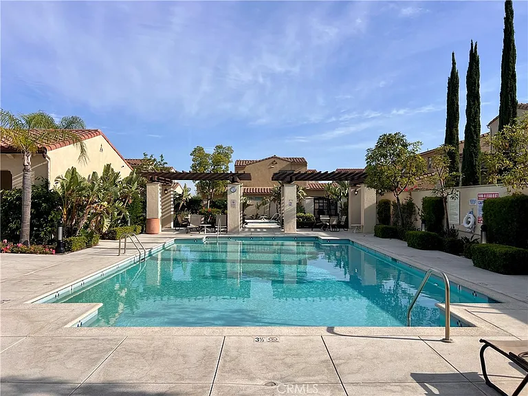 20251 Livorno Way — Photo 32