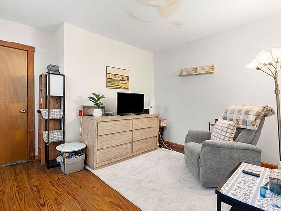 2nd image of 158 Park St APT 3