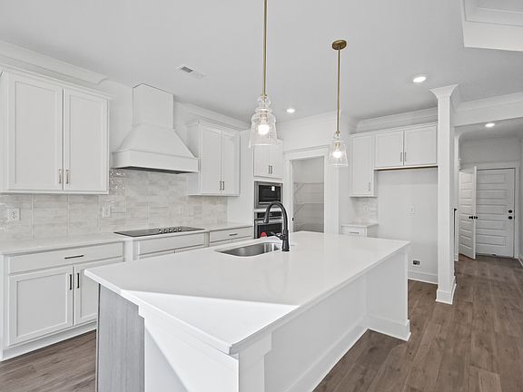 Photo of example home. Selections finishes may vary.