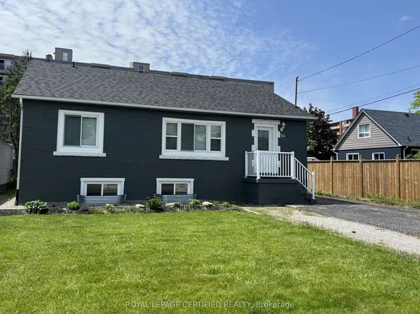 54 Duncombe Dr, Hamilton, ON L9A 2G2