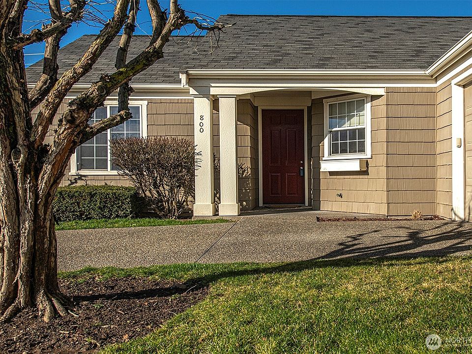 1st image of 800 SE Parkside Place