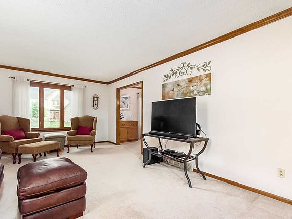5th image of 989 Harbor View Dr