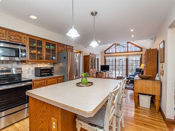 5th image of 2662 N Tamarack Dr