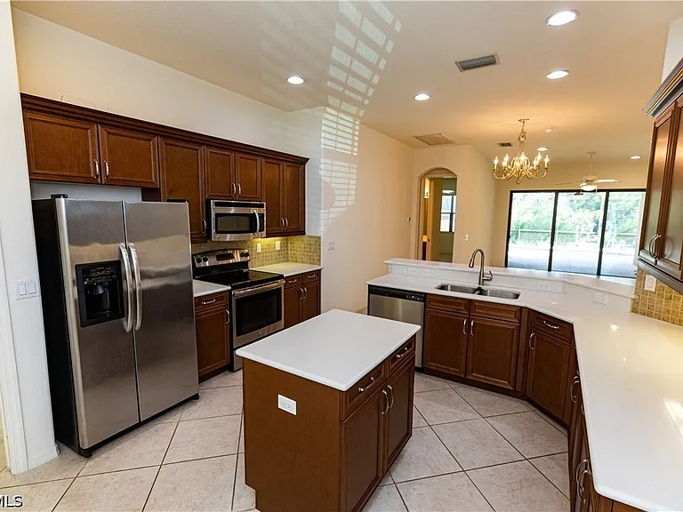 11108 Esteban Dr — Photo 6
