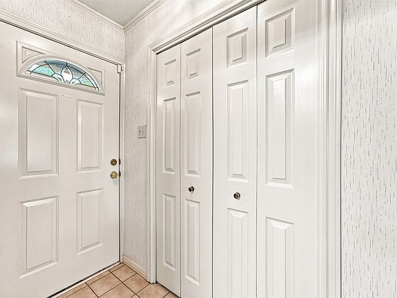 5th image of 342 Oak Dr