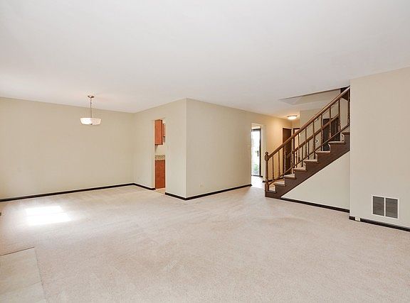 3rd image of 1629 Leytonstone Dr