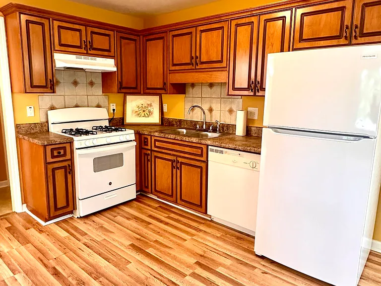 3495 Byron Pl — Photo 2