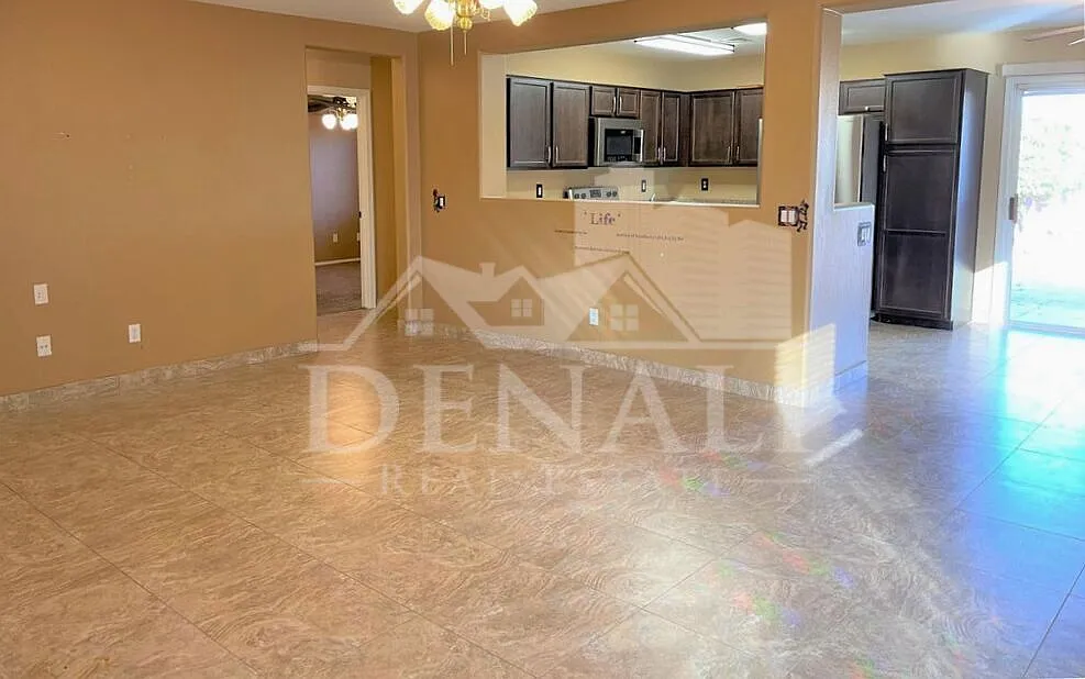 3 bed, 2.0 bath, 1260 sqft, $1,795 — Photo 4