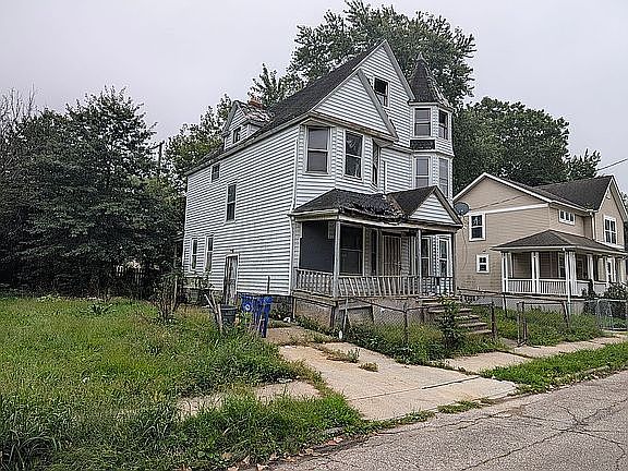 3rd image of 1349 E 90th St