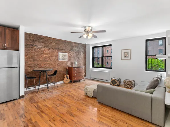 410 West 23rd Street 4E image 2 of 8