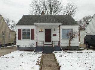 18984 Woodland St, Harper Woods, MI 48225