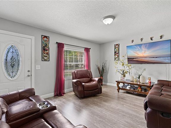 3rd image of 6803 N Himes Ave