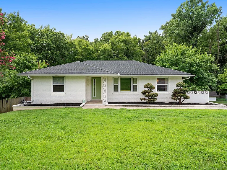 3363 Mimosa Dr — Photo 1