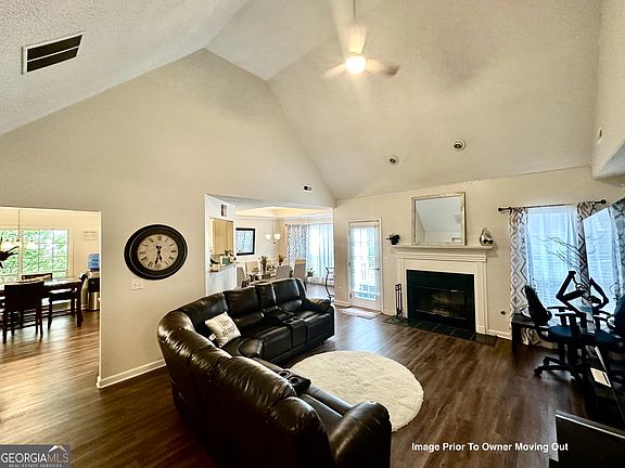 4th image of 205 Southerness Ct