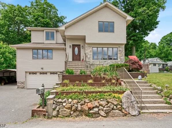 8 Oakwood Rd, Jefferson Twp., NJ 07849