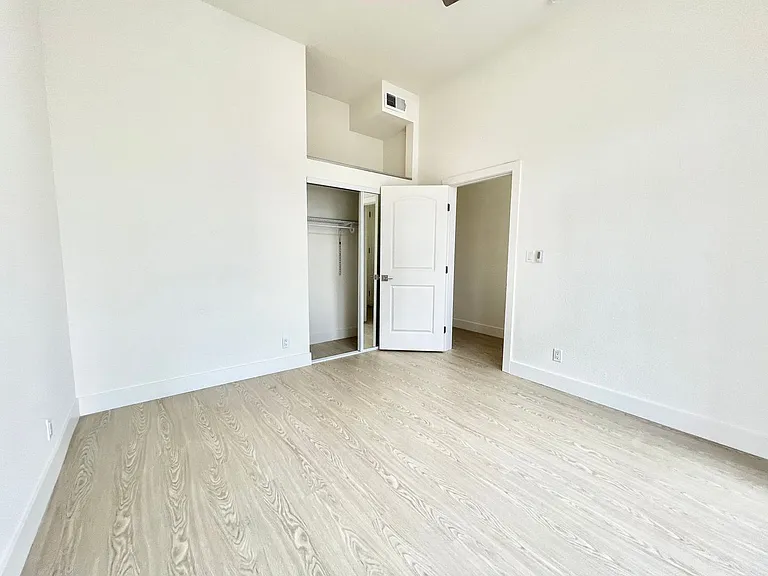 963 Oak — Photo 13