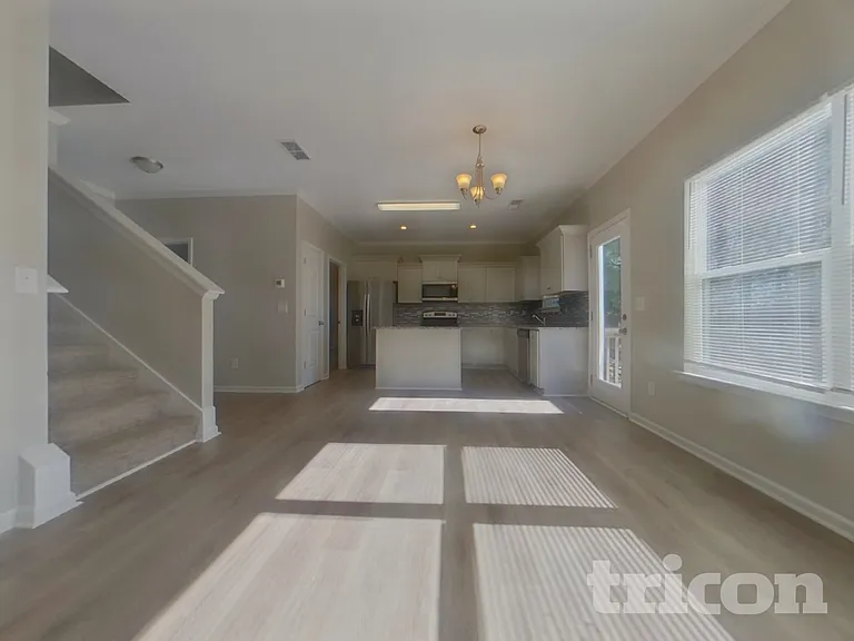 228 Fieldcrest Dr — Photo 3