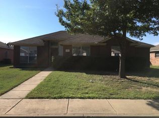 215 Laramie Ln, Desoto, TX 75115
