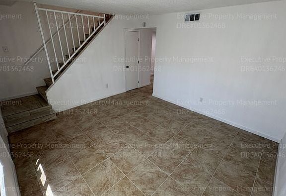 3rd image of 2909 S Chester Ave #16