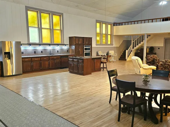 301 Main St N, Hill City, MN 55748