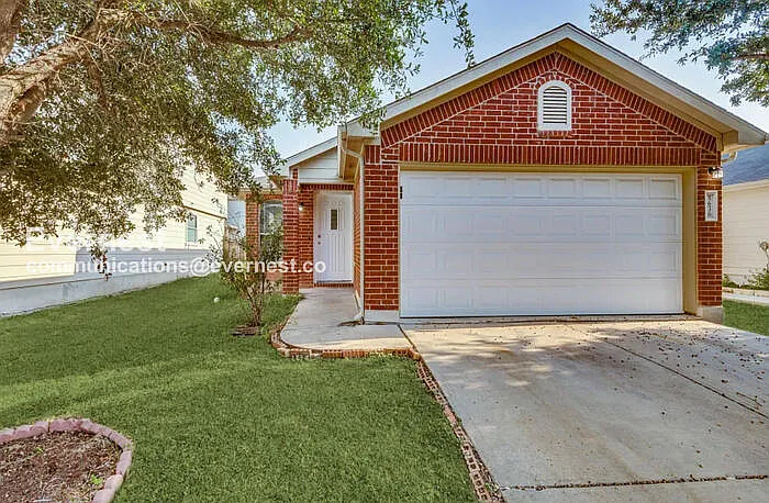 3 bed, 2.0 bath, 1341 sqft, $1,795 — Photo 1