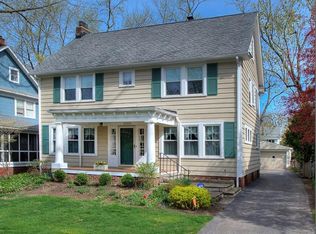 3005 Scarborough Rd, Cleveland Heights, OH 44118
