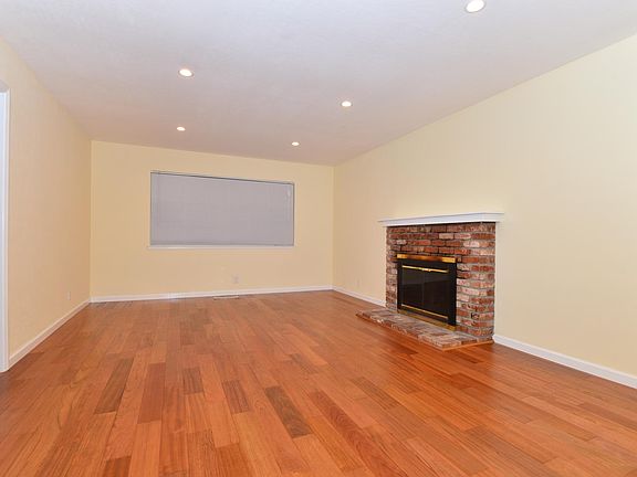 3rd image of 4170 Manzanita Dr